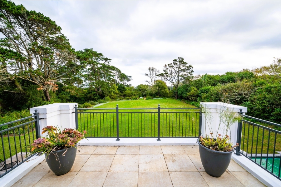 5 Bedroom Property for Sale in Theescombe Eastern Cape
